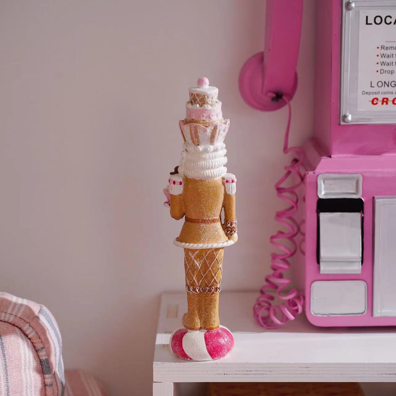 Nutcracker Figurine - Нежно-розовая фигурка-кукла Солдат-Щелкунчик во французском стиле,